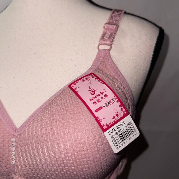 Pink color adjustable strap bra women’s size 38 NWT - Picture 6 of 6